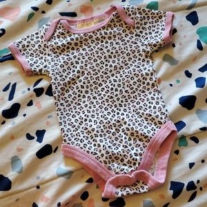 3-6m kidgets short sleeved onesie